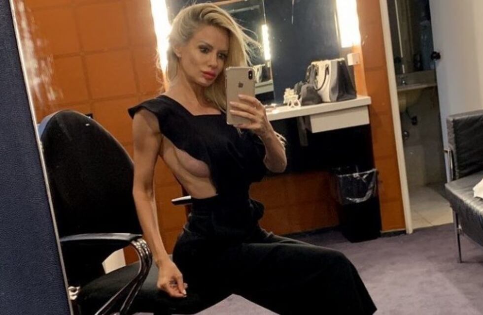 Los impactantes abdominales marcados de Luciana Salazar