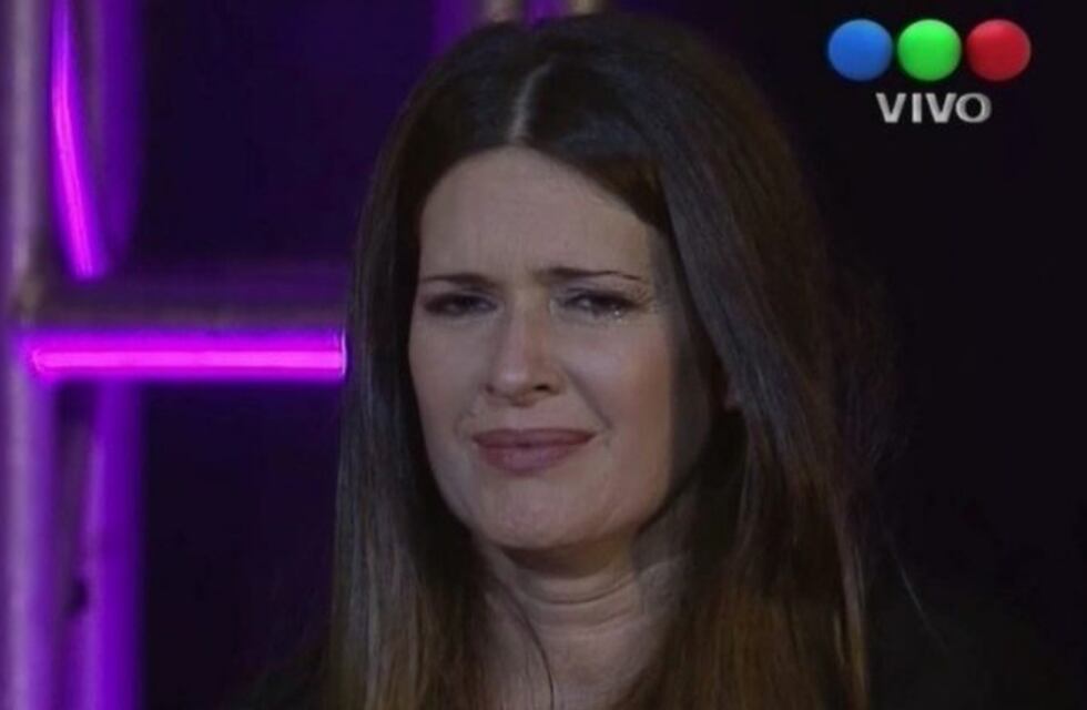 Isabel Macedo se quebró en llanto en la fiesta de "Sandro de América"