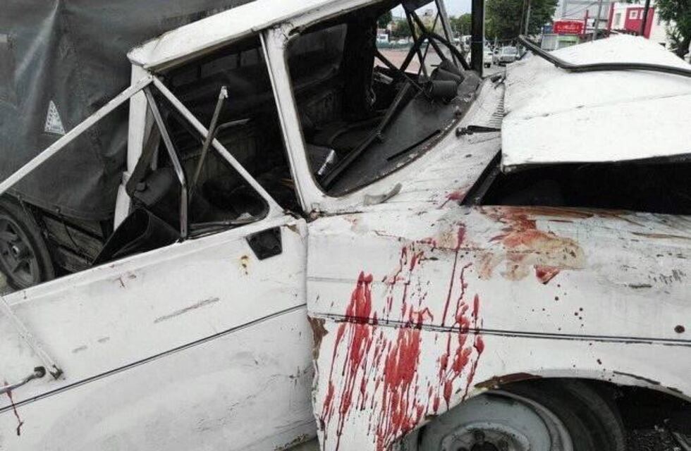 Volvían del Mercado Norte, chocaron y les robaron todo