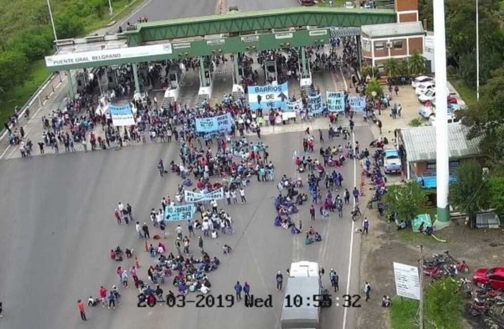 Barrios de Pie cortó el acceso al puente Chaco-Corrientes