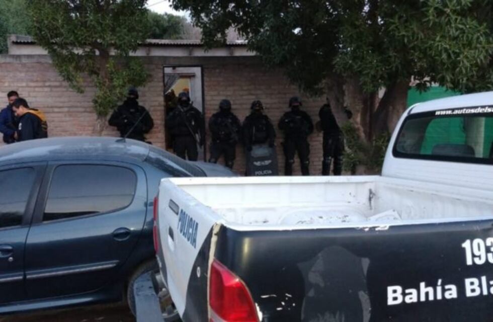 Cayeron dos personas con pedido de captura y un menor de 14 fue detenido