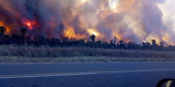 Bomberos de Arroyito se unieron para sofocar el incendio en Salsacate