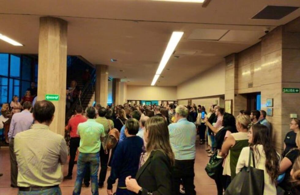 En los Tribunales de Rosario iniciaron un "paro sanitario" por la epidemia