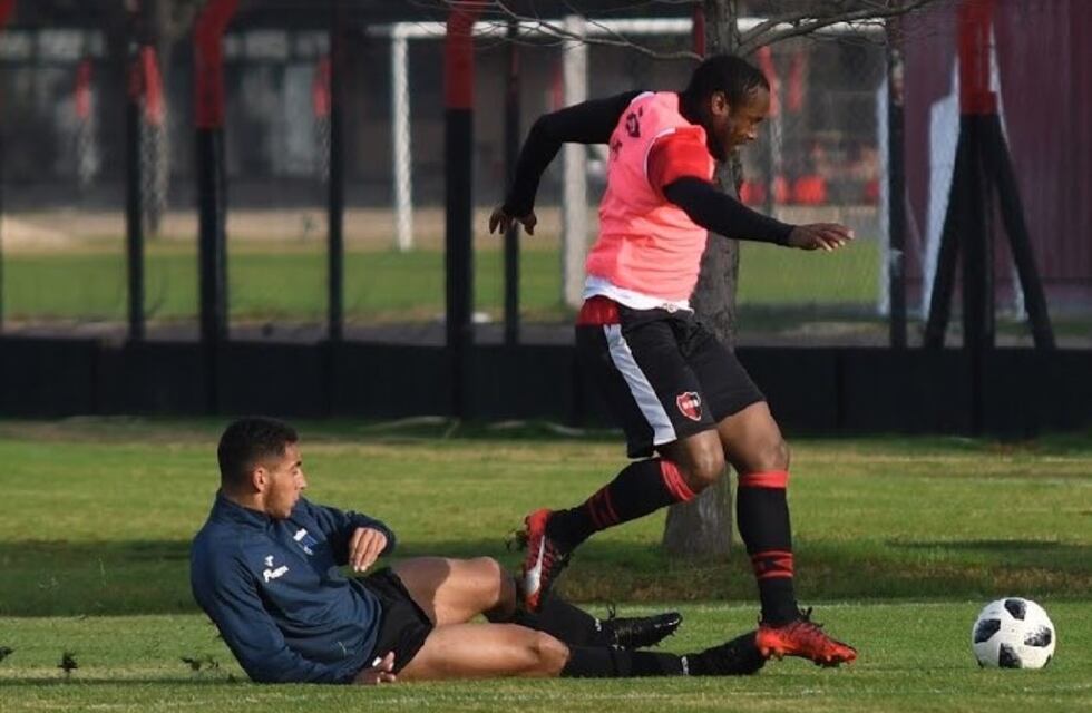 Leal no será operado pero podría perderse el debut en la Superliga