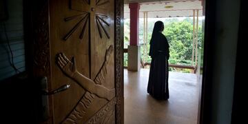 Sor Maria Antónia, una monja de 61 años, acercó en coche a su casa a un hombre que, tras ofrecerle café, la convenció para entrar en la vivienda\u002E FOTO ILUSTRATIVA\u002E Crédito: AP Photo/Manish Swarup\u002E