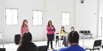 Entregaron tarjetas del programa Santa Fe Más