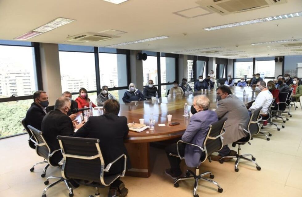 Legislatura: Jaldo se reunió con clubes de vóley de la provincia