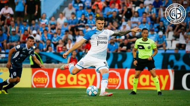 El Toro Vegetti anotó dos, le anularon otros dos, obligó a la expulsión de un rival\u002E\u002E\u002E Determinante, como Luján\u002E