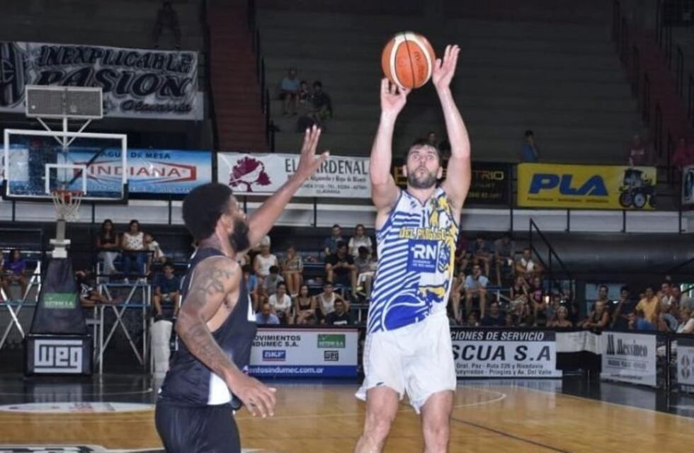 Manuel Olocco aportó 11 puntos en la derrota de Del Progreso