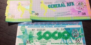 Las quejas; respecto a este acto un tanto descortu00e9s; del formato del ticket y la entrega del mismo a cambio del efectivo siguiu00f3 haciu00e9ndose ver en diferentes cuentas de facebook o twitter.
