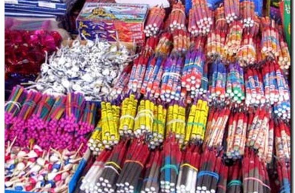 Luján prohibió la venta y circulación de pirotecnia
