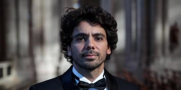 El nuevo director del Coro de Cámara de la Universidad Nacional de La Plata, Emiliano Linares (web)\u002E