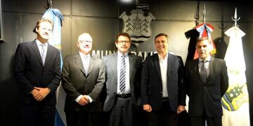 Ramón Mestre junto al nuevo secretario de Servicios públicos\u002E