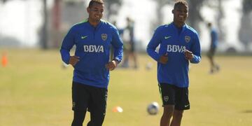 Edwin Cardona y Wilmar Barrios, en pleno entrenamiento\u002E (Foto: Clarín/JORGE SANCHEZ)
