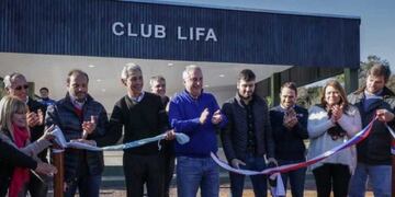 Passalacqua en la inauguración del Club LIFA en Oberá, junto al intendente Carlos Fernández\u002E (MisionesOnline(