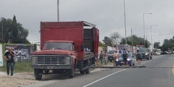 Poste caído en Ruta 38, a metros del Reloj Cucú\u002E