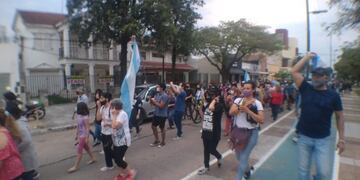 Miles de formoseños marcharon por la avenida 25 de mayo