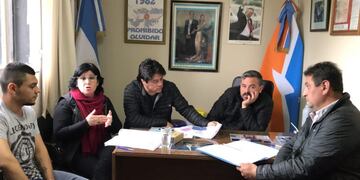 Concejo Deliberante reunidos con los maestros Tolhuin, Tierra del Fuego