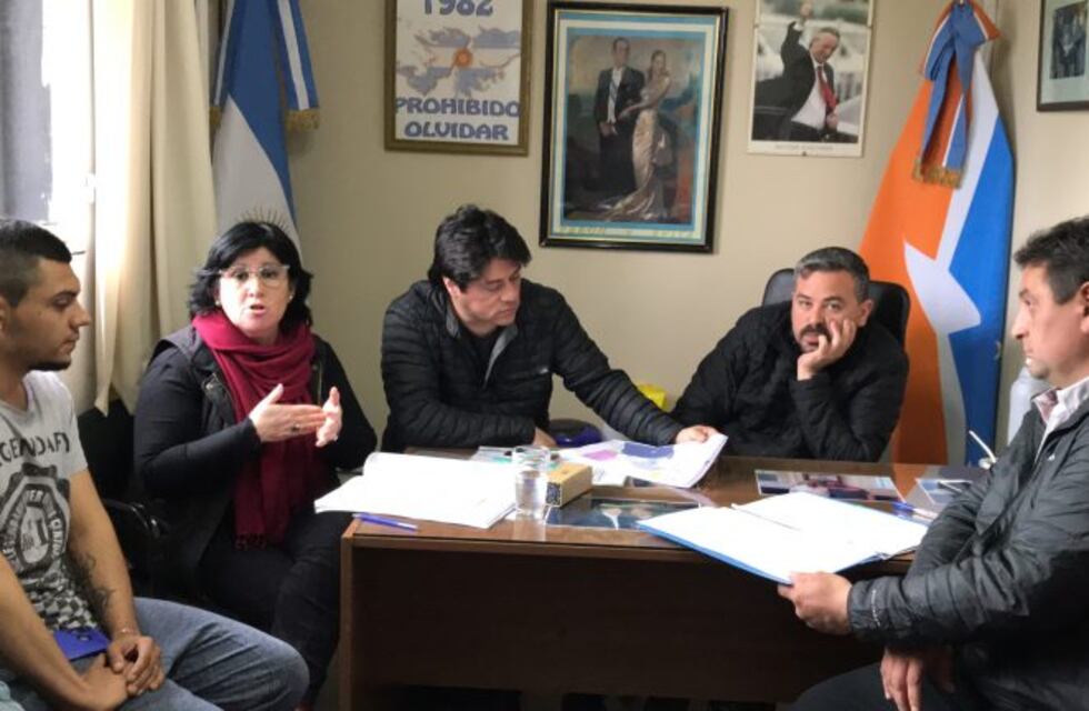 Los maestros de Tolhuin reclaman por sus terrenos