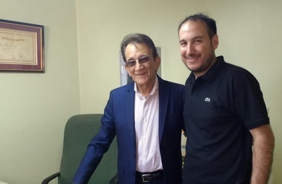 El médico Víctor Costilla recibió la visita de sus candidatos