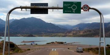 El Ejecutivo envió un proyecto de ley que promueve la licitación de los terrenos del perilago de Potrerillos\u002E