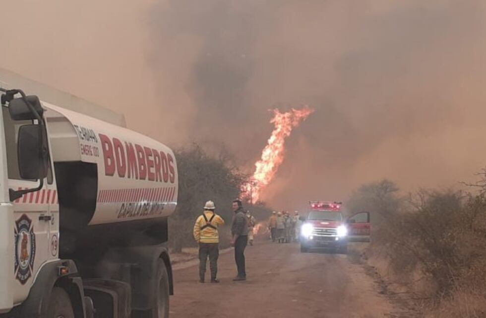 En fotos, el avance del voraz incendio hacia el Valle de Punilla