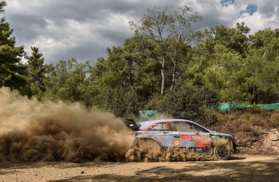 Rally Mundial: Neuville lidera en Turquía