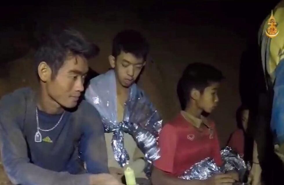 Tailandia: difundieron un video con el saludo de los niños atrapados en una cueva