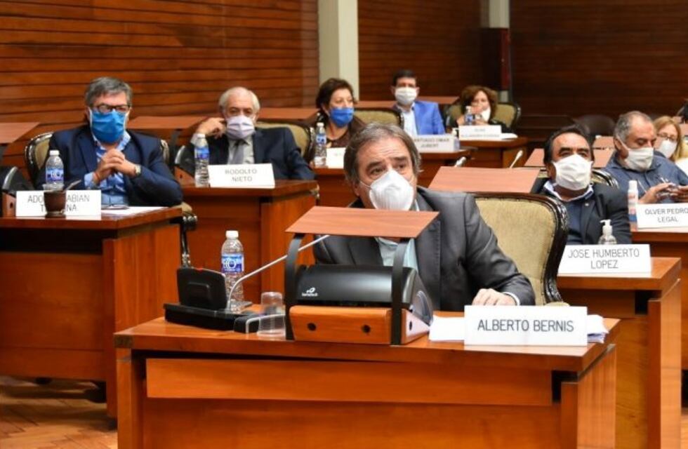 Diputados con barbijos aprobaron toma de créditos por hasta $ 6.000 millones