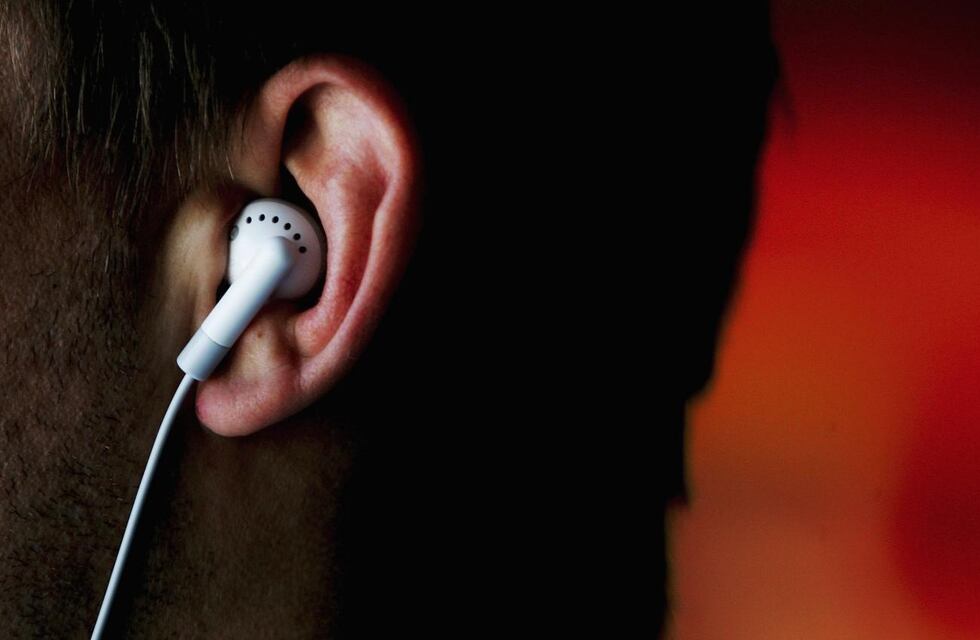 No uses los auriculares con el sonido muy fuerte o podés sufrir estos problemas