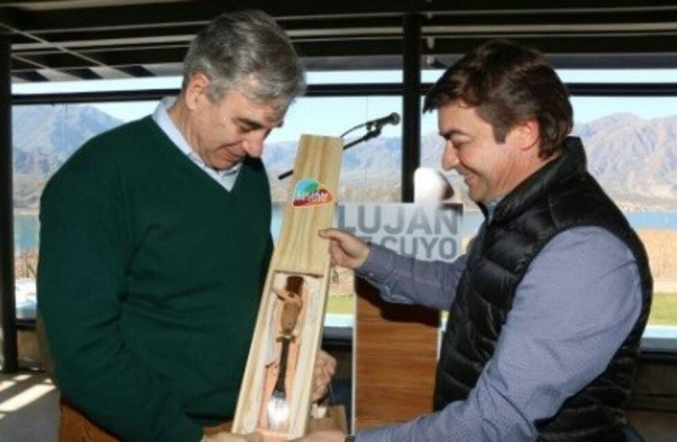 Luján de Cuyo presentó el convenio con Aerolíneas Argentinas