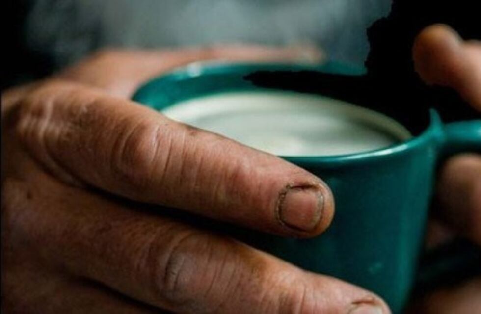 Un matrimonio de Mendoza ofrece una taza de café a quien lo necesite