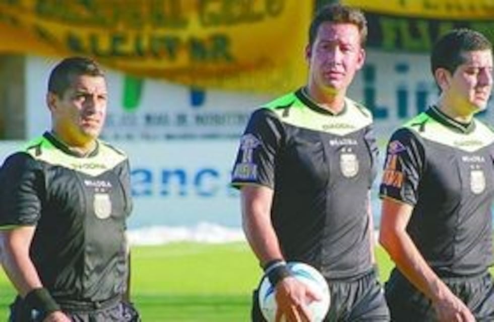 Primera Nacional: árbitro confirmado para el partido entre San Martín de Tucumán y Villa Dalmine