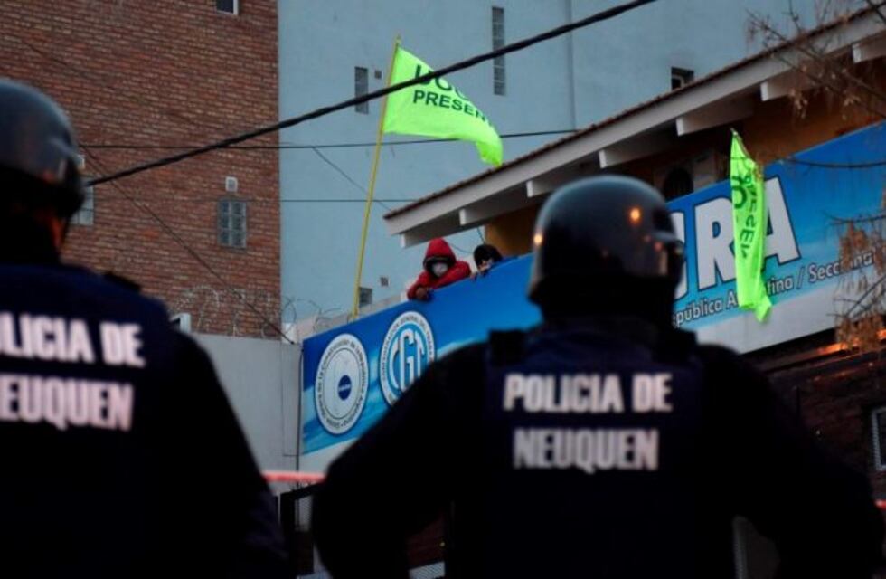 Uocra: delegado denunció que recibió un disparo fuera de su casa en Centenario