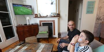 Franco Rossi Dallas junto a su papá Sebastián (Web)