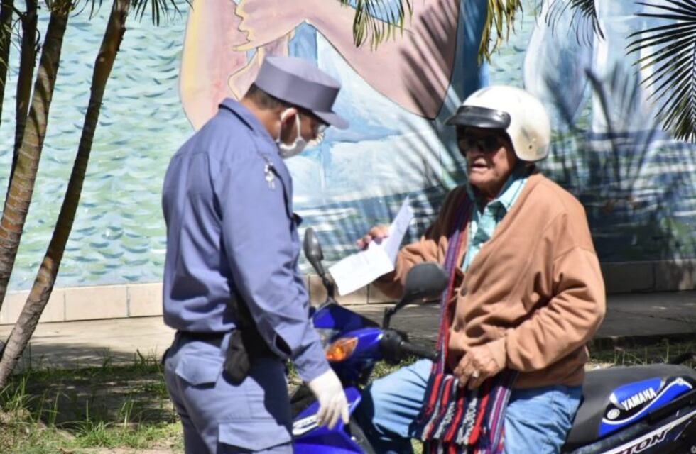 La policía controla los certificados de circulación con un software
