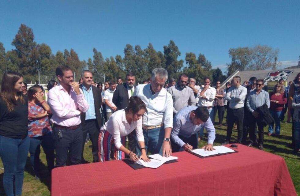 El gobernador de San Luis anunció obras para un club deportivo