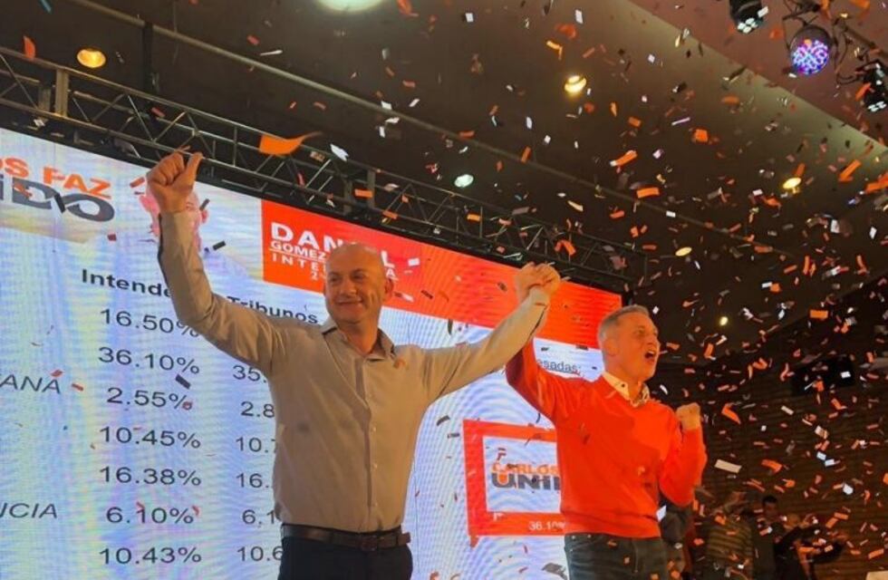 Daniel Gómez Gesteira celebra como el nuevo Intendente de Carlos Paz