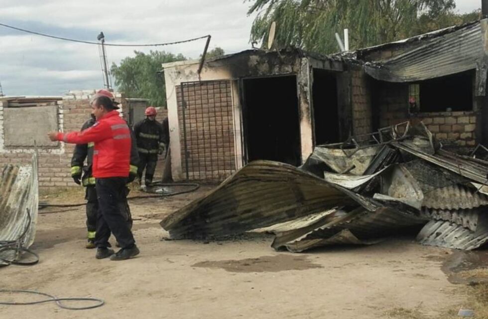 Una familia de San Martín perdió todo en un incendio