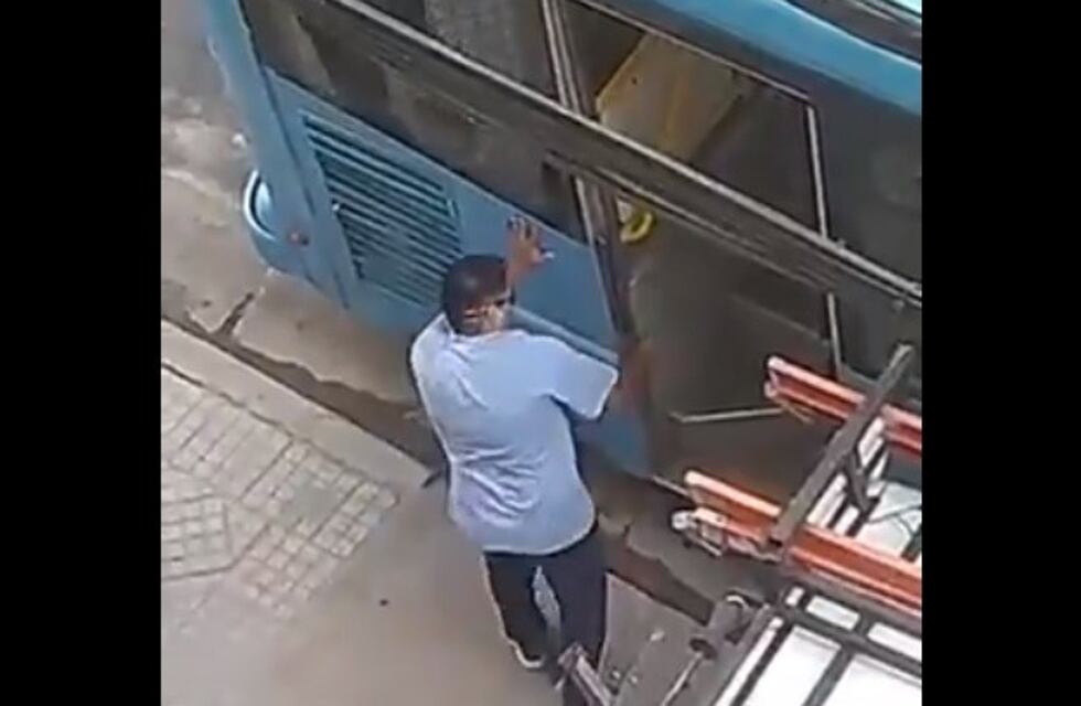 Se burlaron de un colectivero al que creían borracho, pero había sufrido un ACV