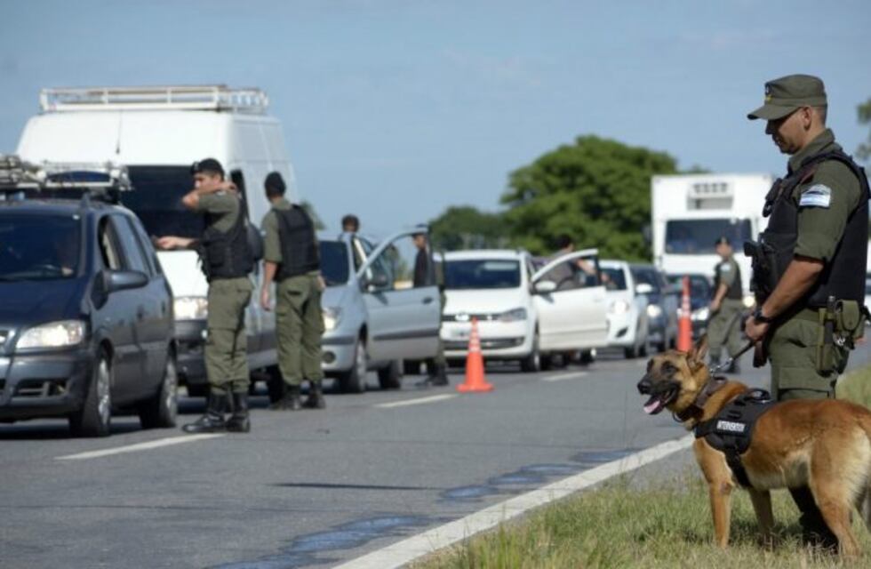 Hay 30 gendarmes que ya patrullan junto a la policía provincial la autopista Rosario-Córdoba