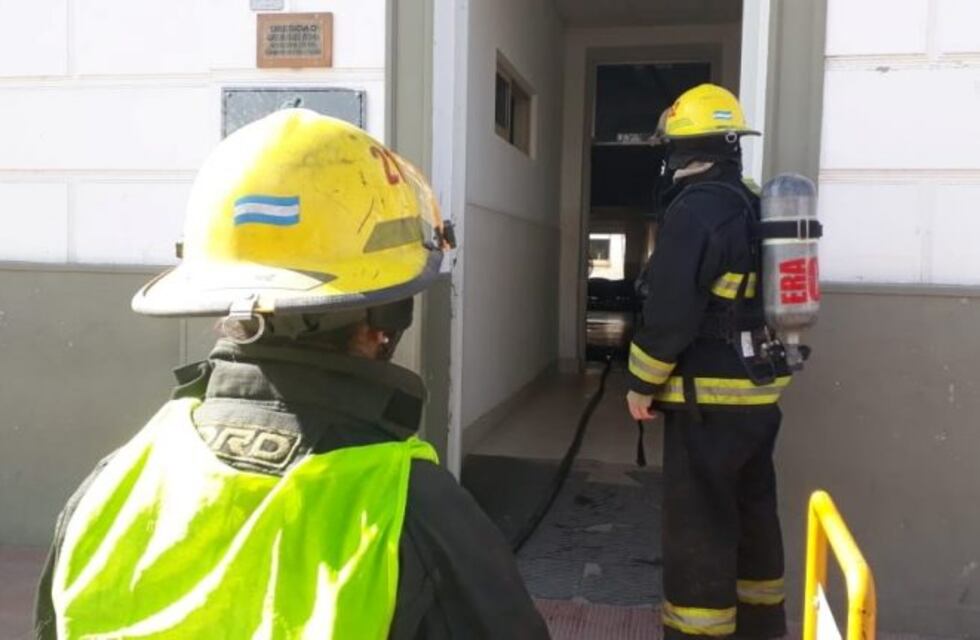 Principio de incendio en la Clínica OSPIA en Arroyito