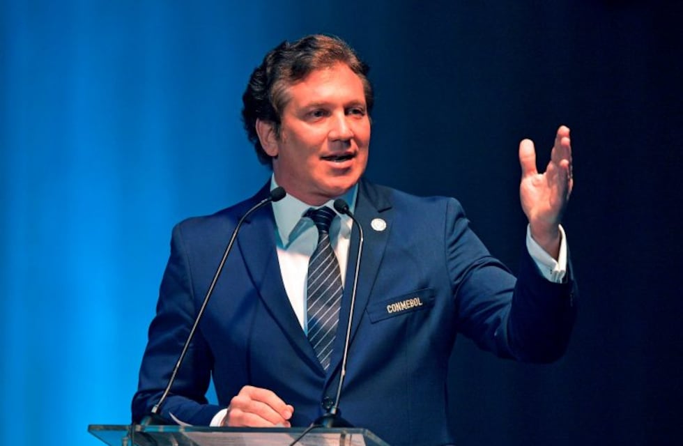 "Chau Dominguez": el presidente de la Conmebol fue tendencia en Twitter por el enojo de los hinchas