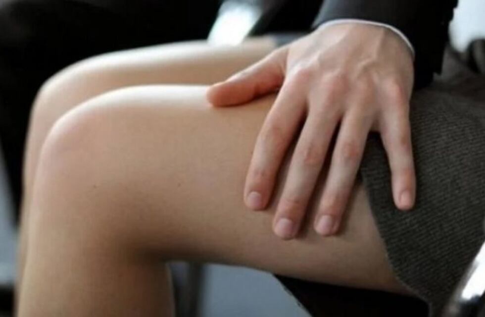 Un secretario escolar manoseó a una alumna y la dejó varada en la ruta