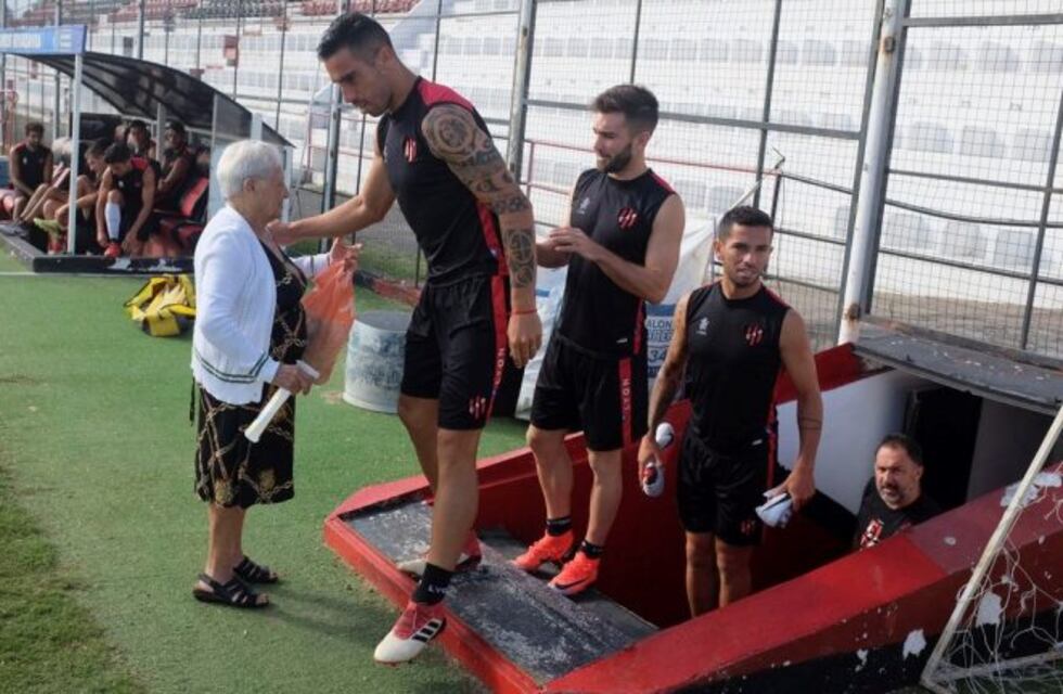 La historia de la hincha de 95 años que "salvó" a Patronato del descenso