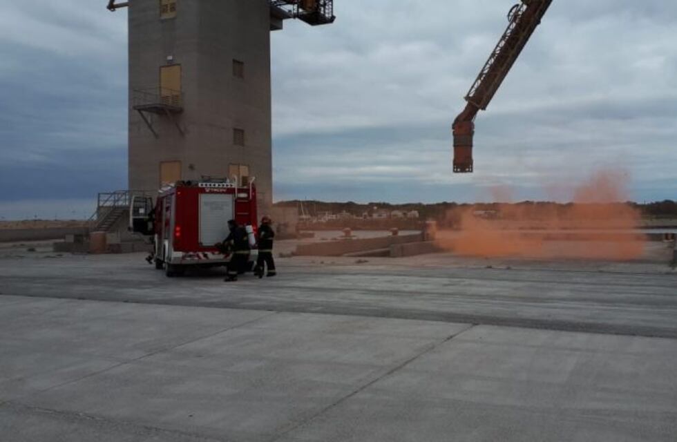Simulacro de incendio en Puerto Quequén