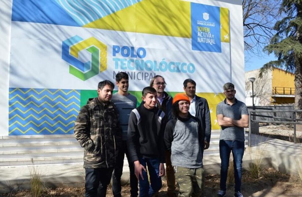 Visita del ministro de finanzas al Polo Tecnológico de Mina Clavero