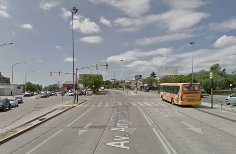 Violento asalto a una restaurante de avenida Sabattini: había 10 clientes consumiendo