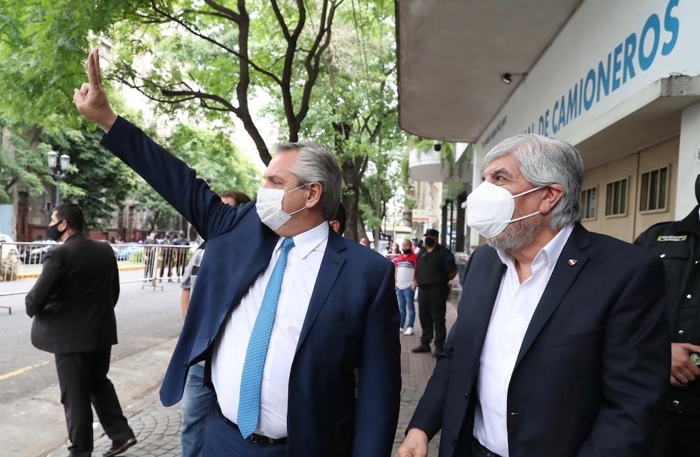 Hugo Moyano recibirá 4.600 vacunas para los camioneros que cruzan las fronteras