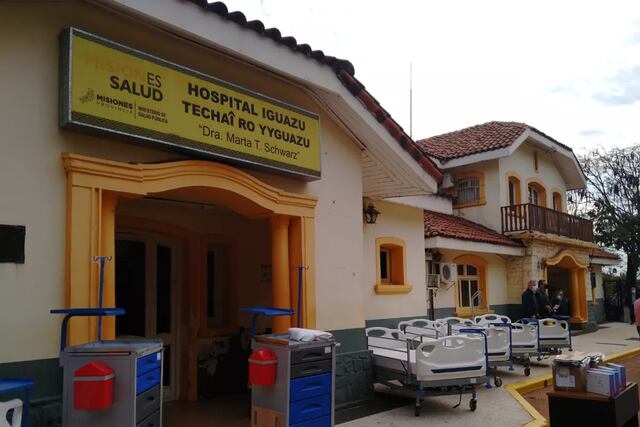 Equipamientos y firma de convenio en el Hospital Marta Schwartz de Puerto Iguazú.